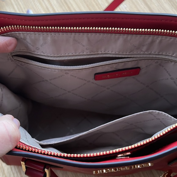 Michael Kors purse - Picture 8 of 11